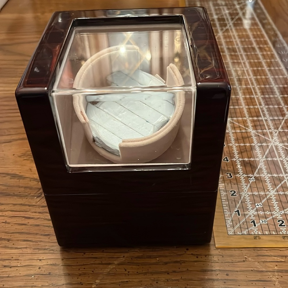 Chiyoda watch‎ winder